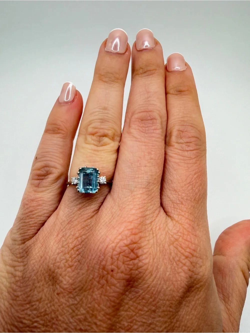 Vintage 8x6mm Natural AQUAMARINE w/ two 3mm natural diamonds ring in 14kt WG!